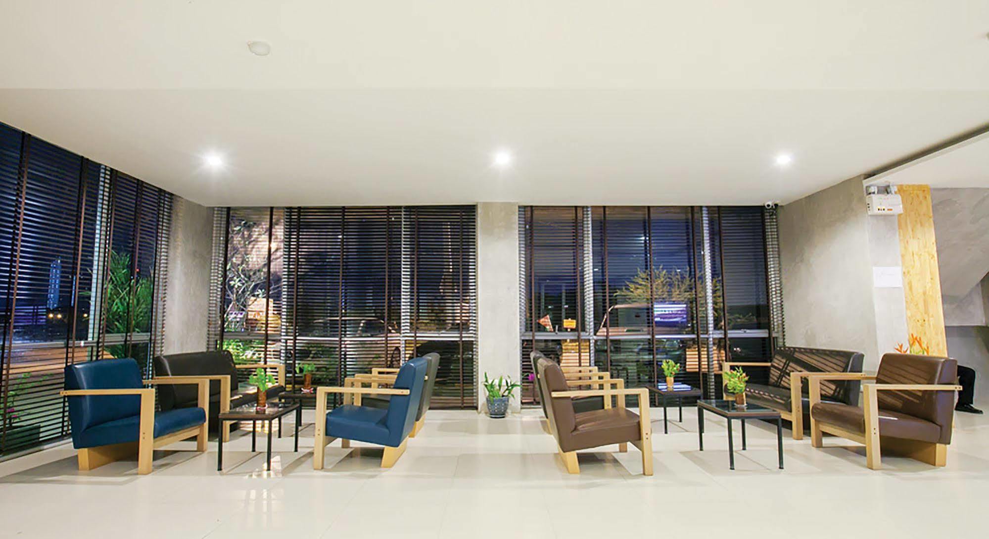 Hotel B2 Jomtien Pattaya Esterno foto